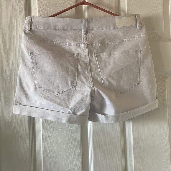 NEW Vero Moda sustainable white denim shorts - Picture 5 of 8